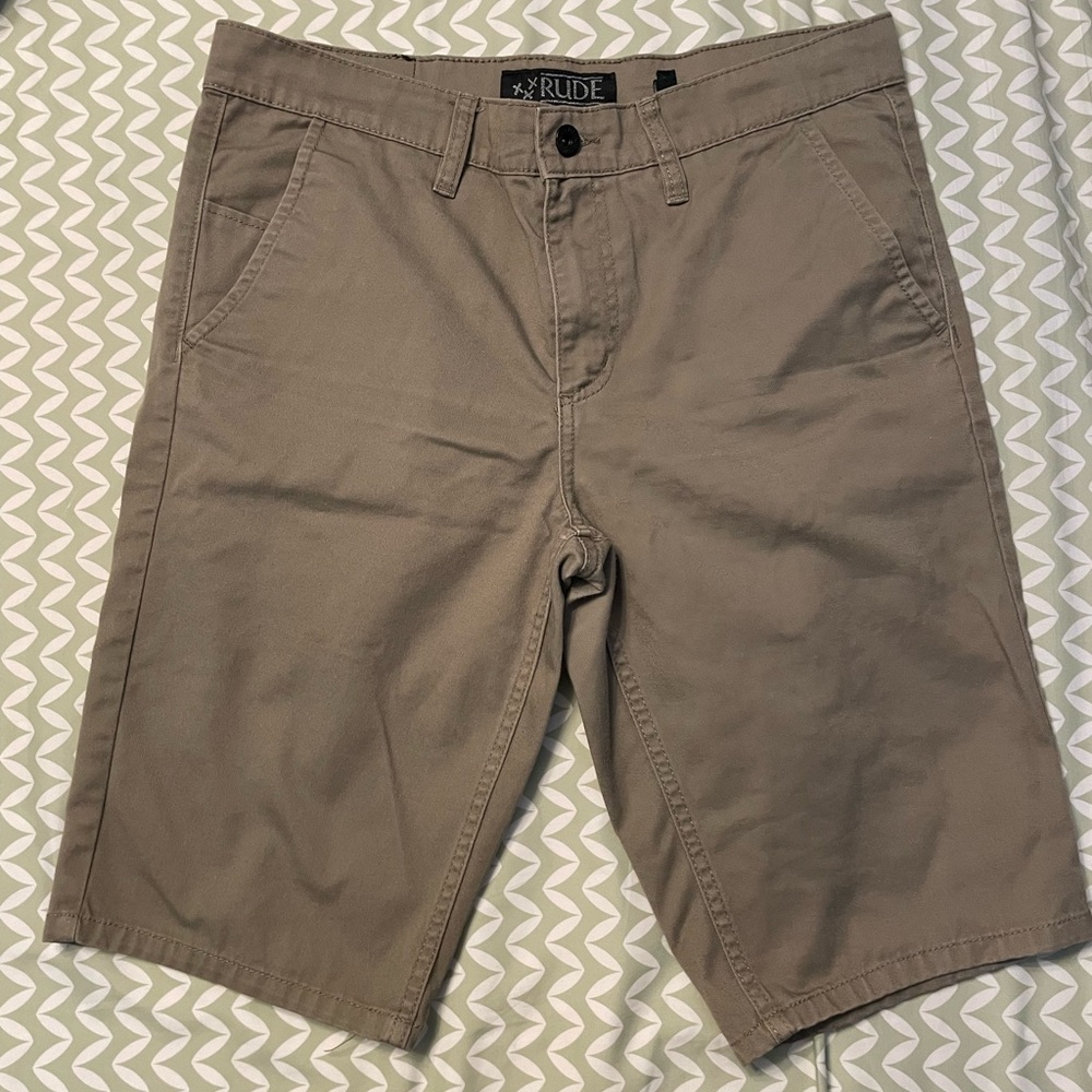 Slim fit khaki shorts